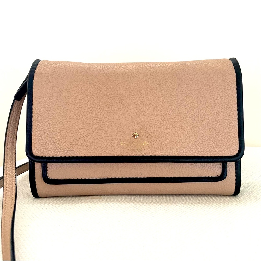 Kate spade ♠️ New York crossbody purse.